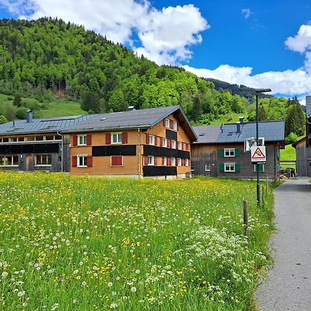 Familienfreundliches Bregenzerwaelderhaus Villa Au (Vorarlberg) Exterior photo